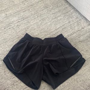 Lulu Lemon Hottie Hot low rise 4 inch